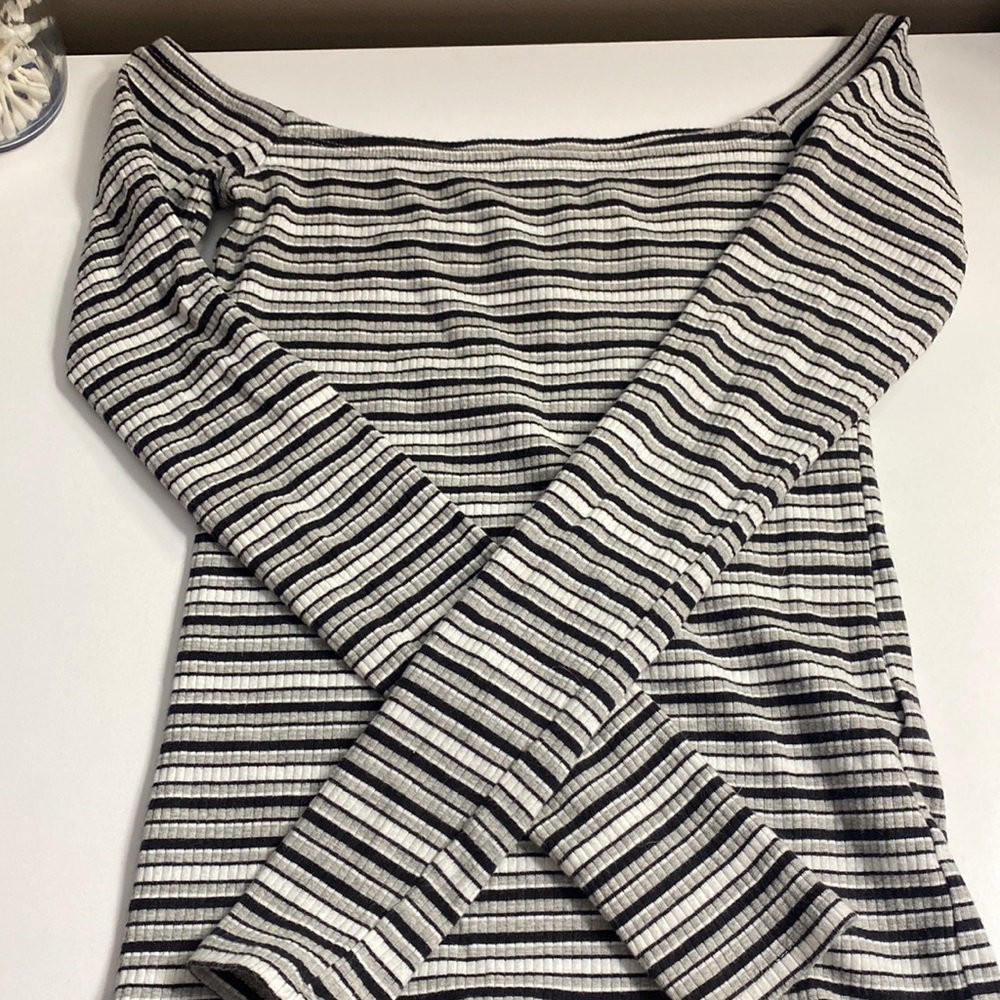 Hollister Long sleeve off the shoulder top